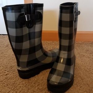 Rain boots